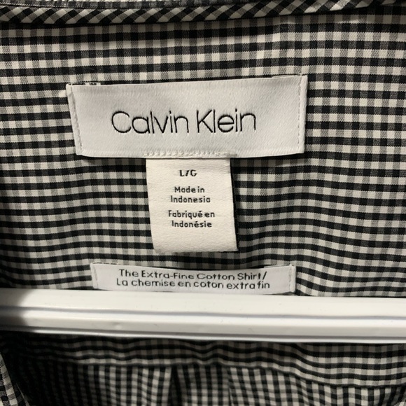 Calvin Klein long sleeve dress shirt - Picture 3 of 3